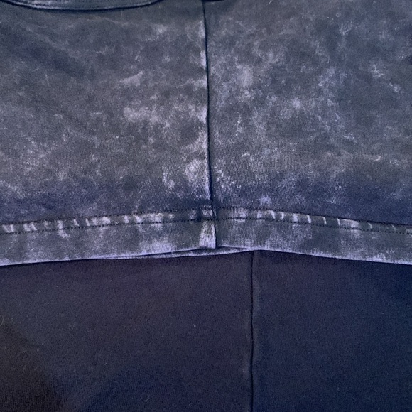 3 pieces. TNA Aritzia High Waisted Shorts and Bra Top Size M with Tank Size S - Picture 11 of 14